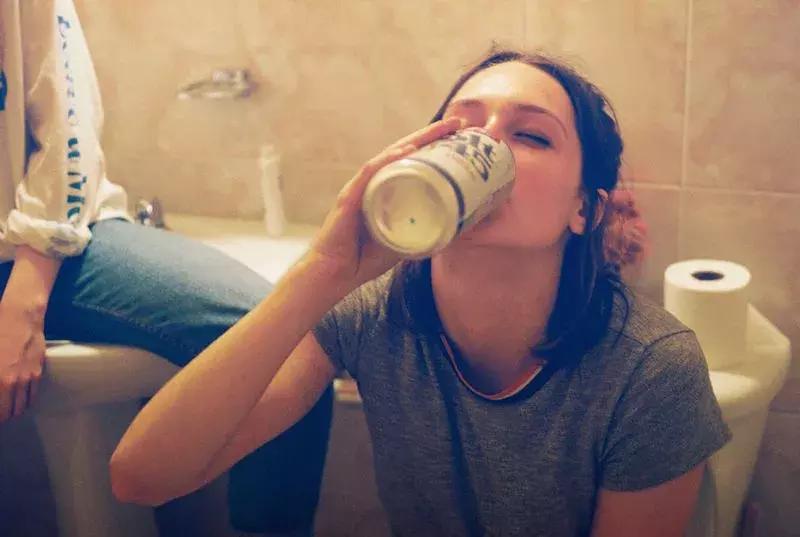 拍腿、拍bra、拍裸照,一个放飞自我的女孩