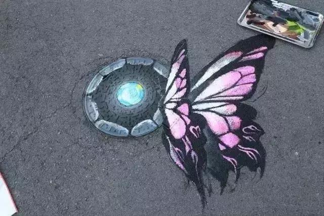 30所职校为井盖“整容”，以画会友，你的学校技术如何？