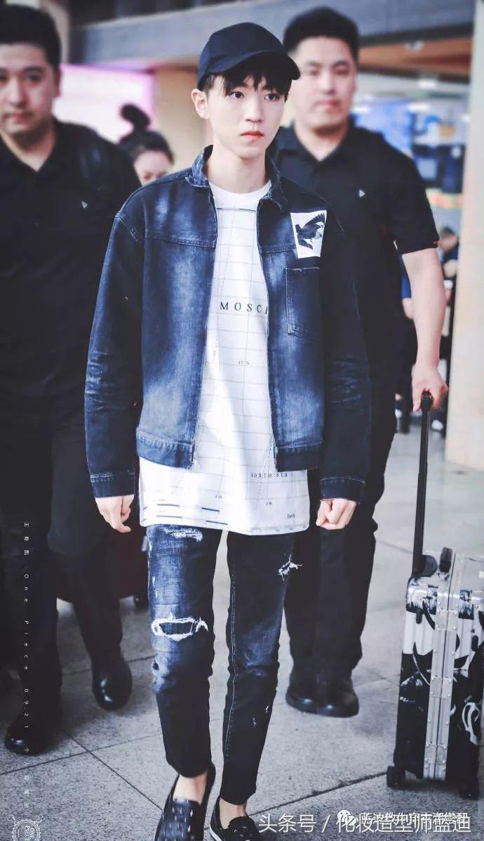 王俊凯一身棒球服,王俊凯机场穿运动套装