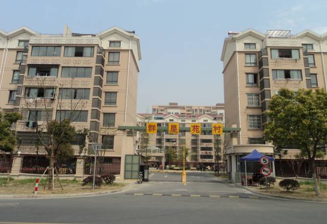 月租不到1500元公寓,没钱却租高端公寓