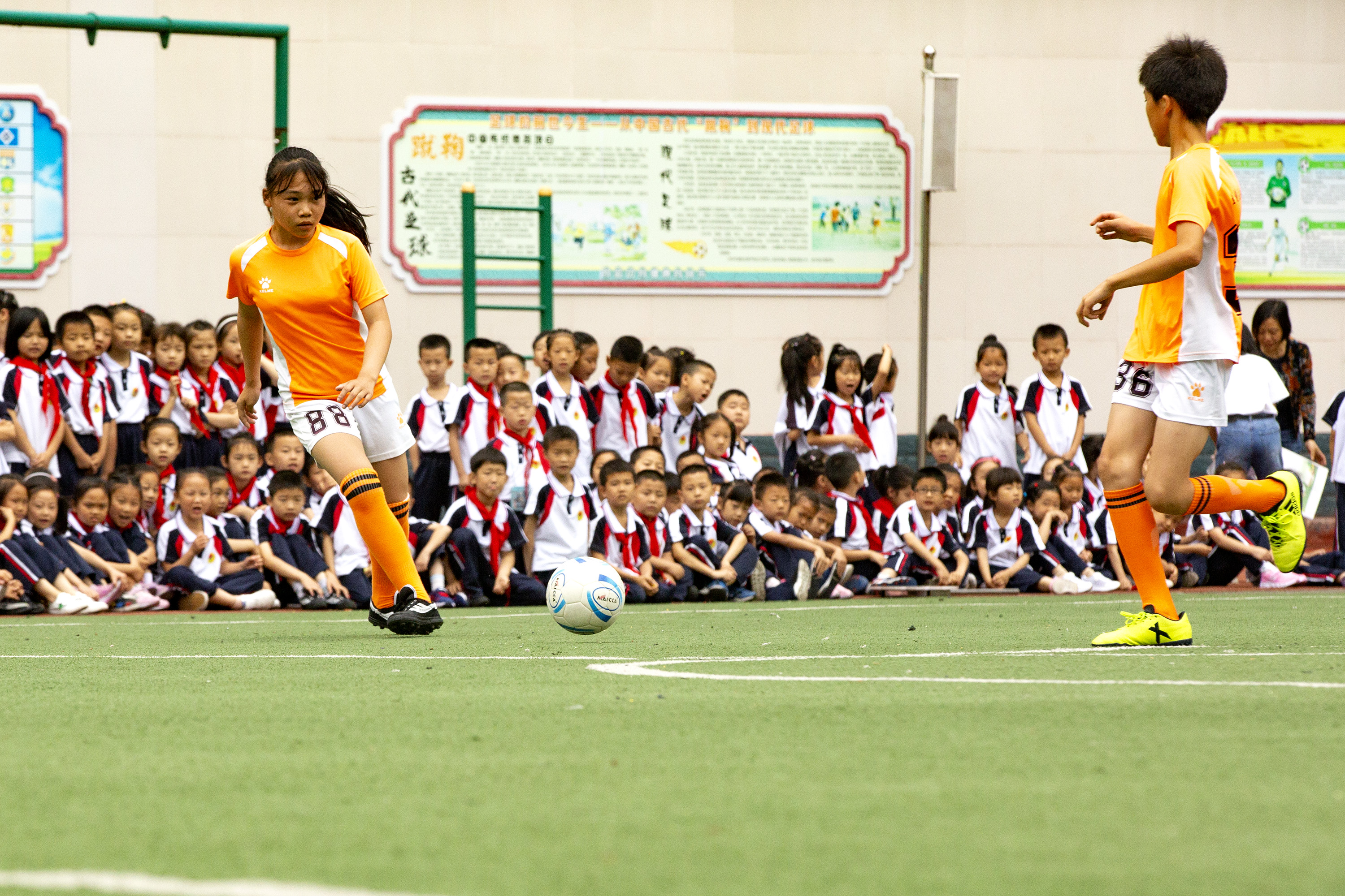 快乐足球迎“六一”,快乐足球绿茵奔跑