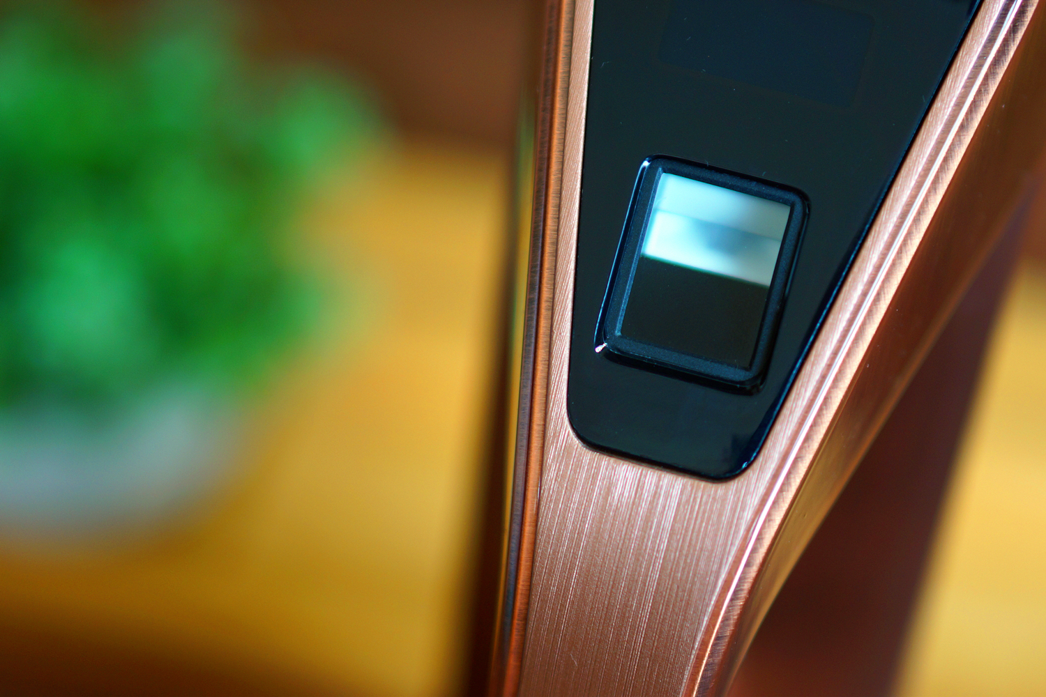 让你温馨港湾固若金汤——六孚方程式指纹防盗锁体验报告