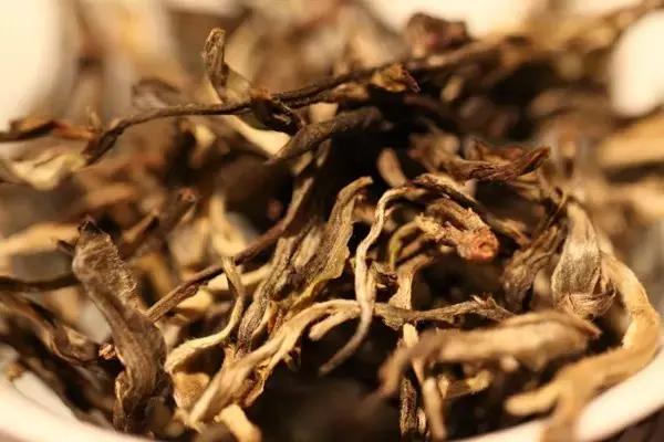 几百块的昔归冰岛布朗山老班章,冰岛昔归易武老班章