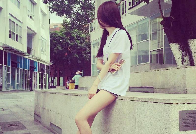 女孩因男友叫陪玩欲分手,转身自己做陪玩月入过万!人生大逆转!