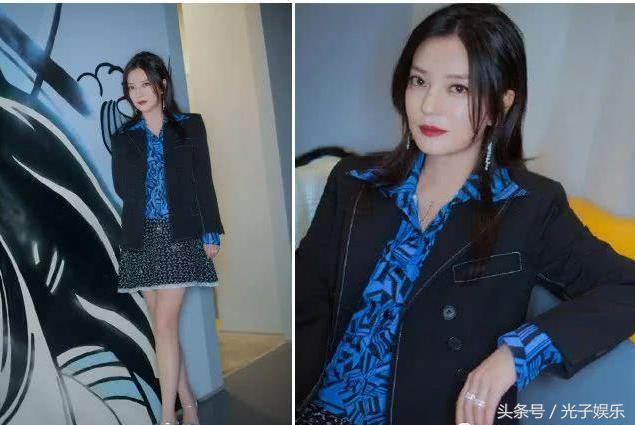 44岁赵薇薄纱长裙,赵薇44岁的减龄