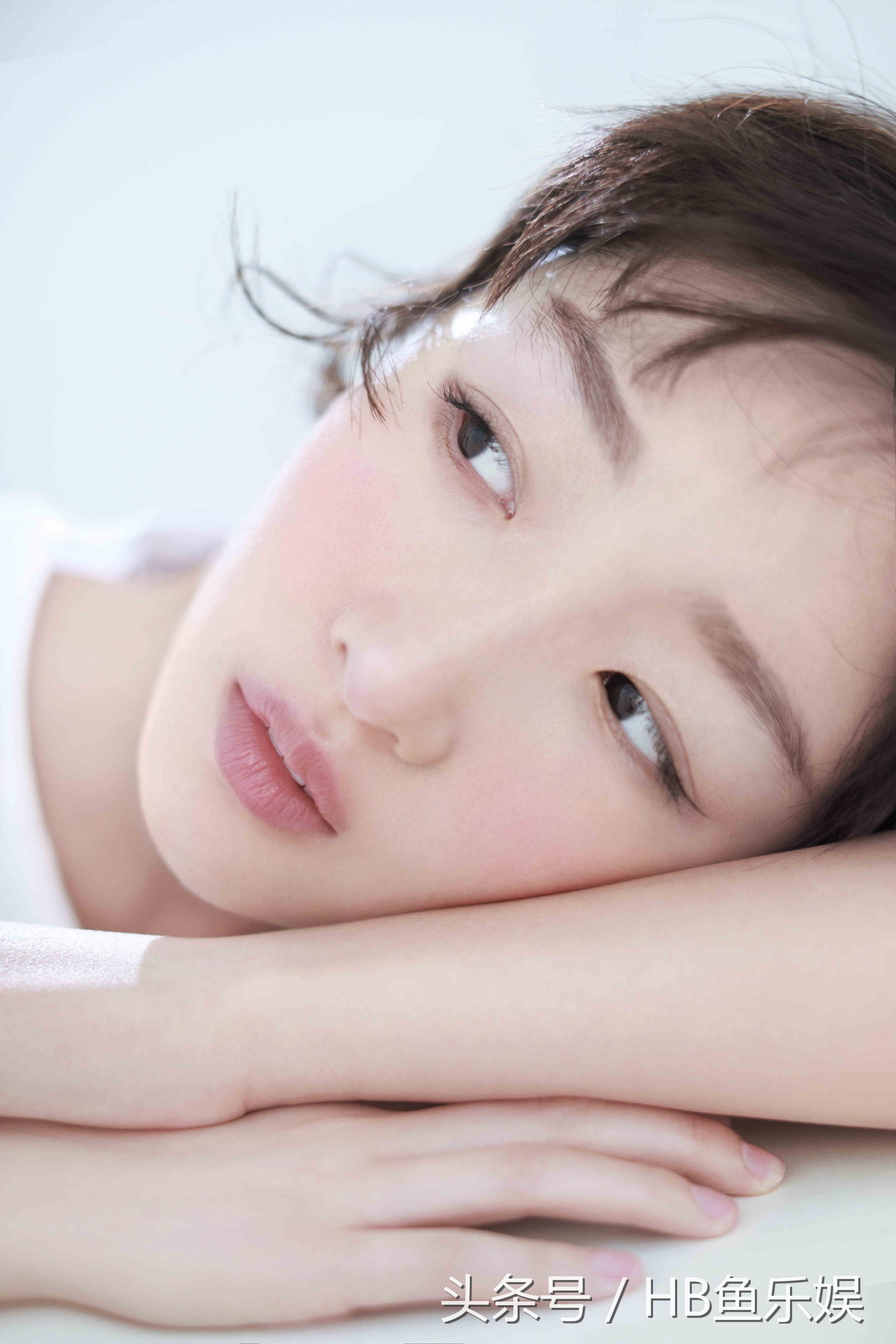 周冬雨广告益达,周冬雨宣传电影