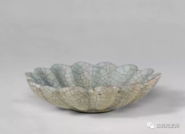 故宫宋代哥窑,故宫博物院宋代哥窑弦纹瓶