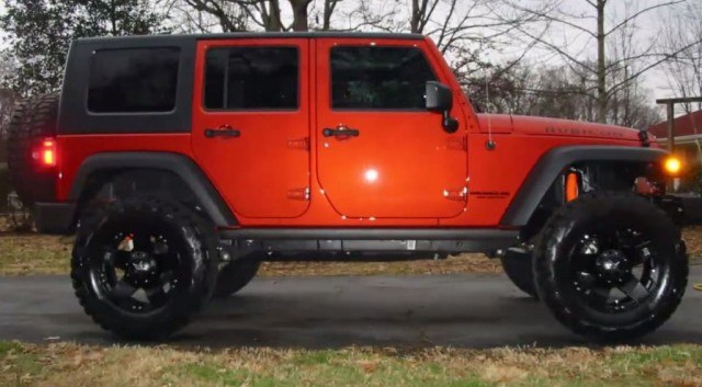 詹姆斯的天价合同,詹姆斯最近比赛开什么车