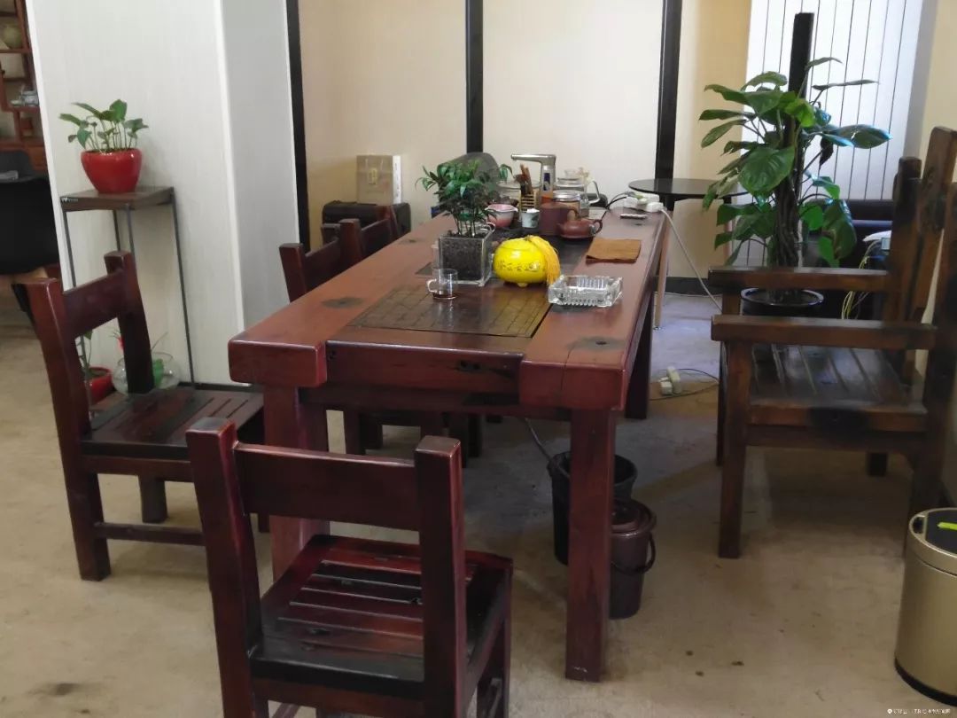 酒吧、超市、展览馆，这么Fashion的青城驿站，你还会认为这只是厕所吗？