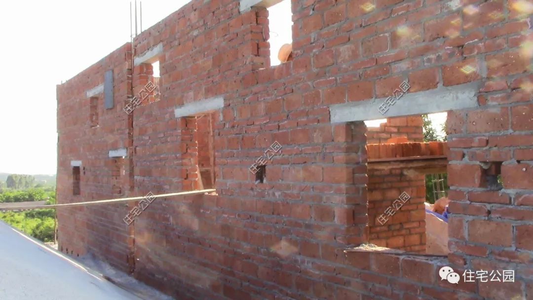 在农村老房子加盖三层,农村一层平房怎么加盖成别墅