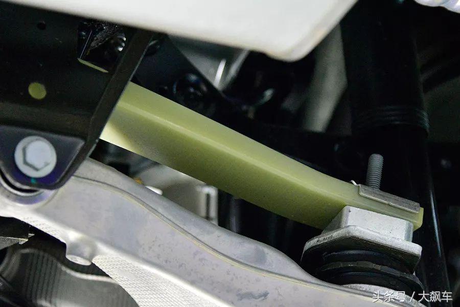 前悬铝合金,前悬双叉臂和五连杆