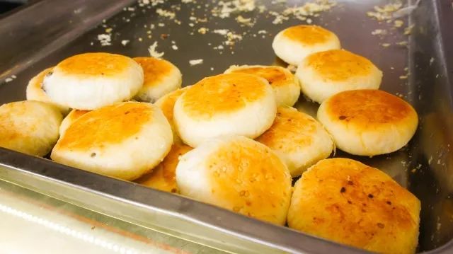 人矮志不矮，这家店只做一流馅饼