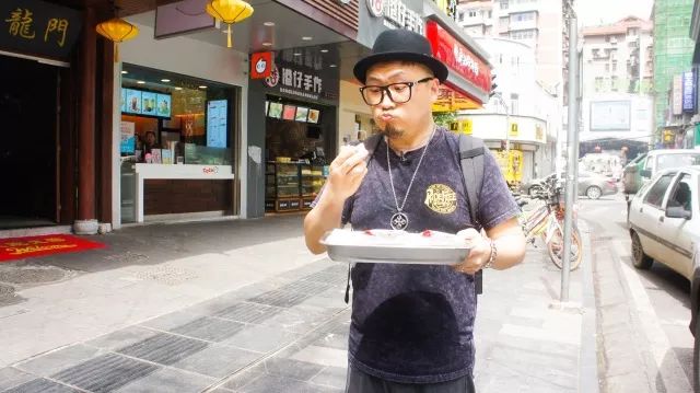 人矮志不矮,这家店只做一流馅饼