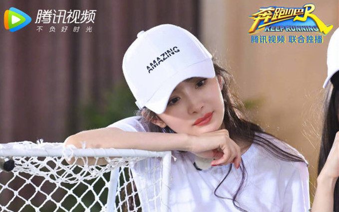 王俊凯模仿杨迪,王俊凯奔跑吧青春现场版伴舞