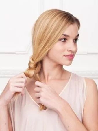 只要两步就能学会的扎发,今夏中性发型女生怎么扎