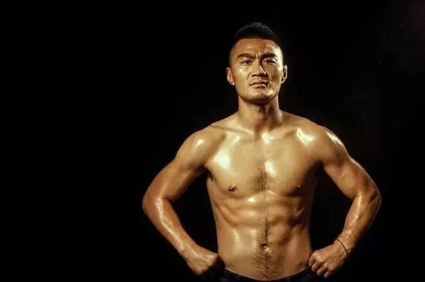 中国踢拳重量级第一人,世界公认最强踢拳之王