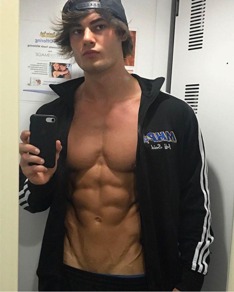 徒手无器械健身增肌,器械健身和徒手健身哪个增肌快