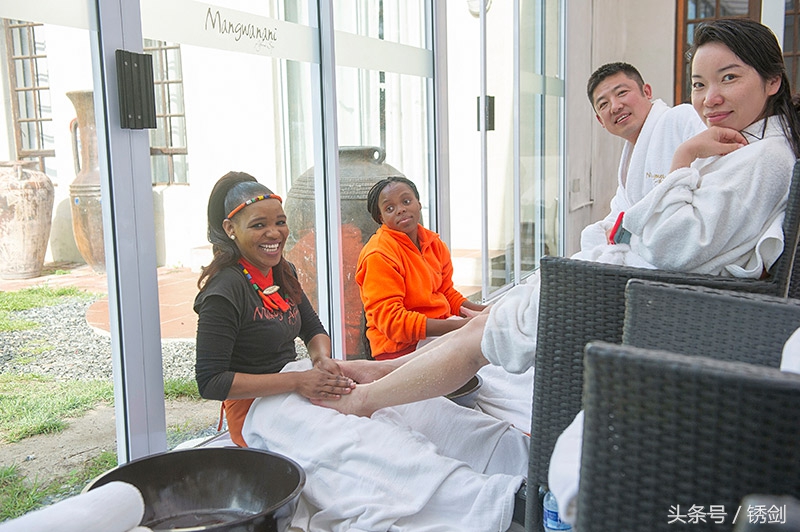 让人无法淡定的非洲SPA，黑人妹子让你体会什么是妙不可言！