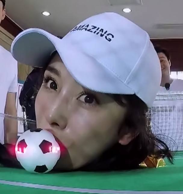 跑男团红毯相聚,重量级人物齐聚香港足球赛