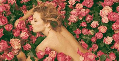 这个夏天，买什么香水才配得上掏空钱包置办的小美裙