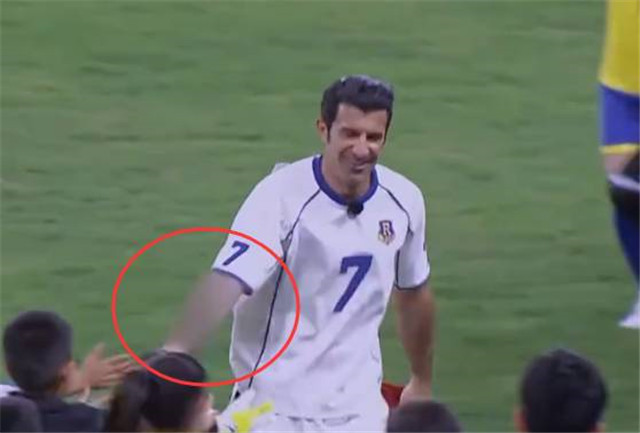 国足纹身被遮挡怎么样,c罗纹身国足