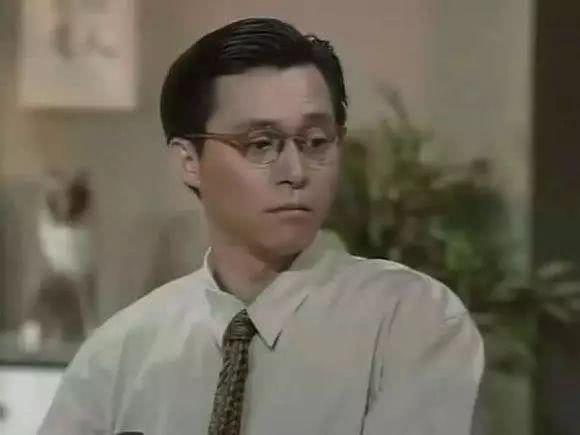 曾是运动员,香港职业足球运动员谭咏麟