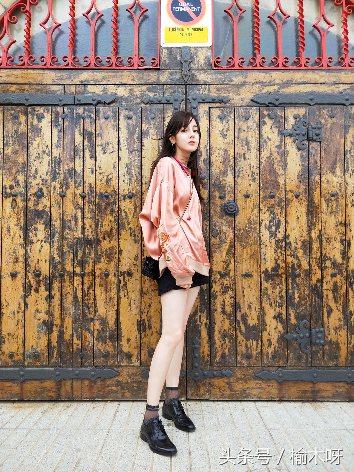 迪丽热巴网袜同款,迪丽热巴的同款袜子