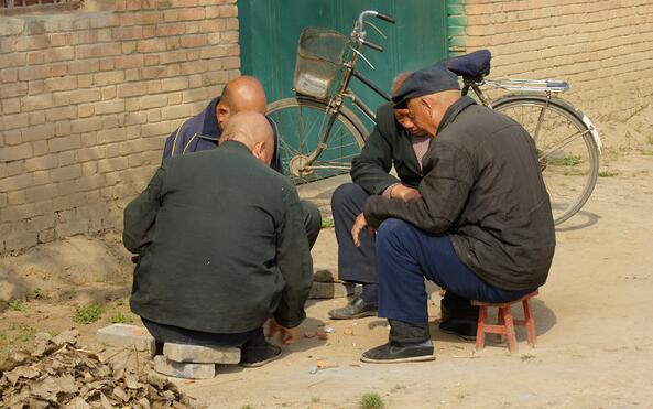 农村谚语“人过四十不比三,五十以后三莫靠”,什么意思?