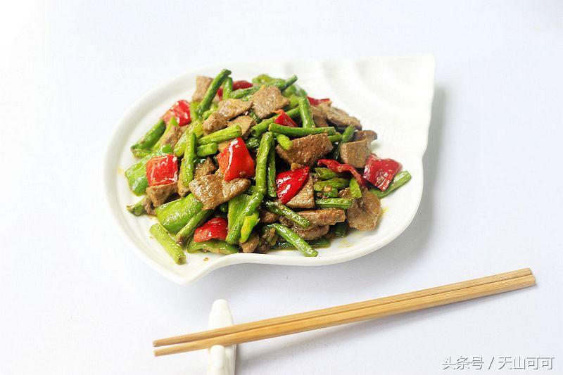 炒豇豆的时候特别炸怎么办,炒豇豆如何不硌牙