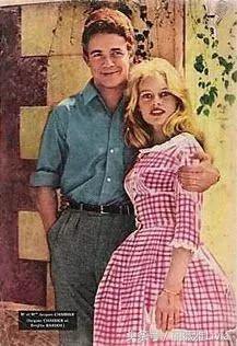 夏天时髦连衣裙最新款,夏天穿的连衣裙时尚款质量好点的