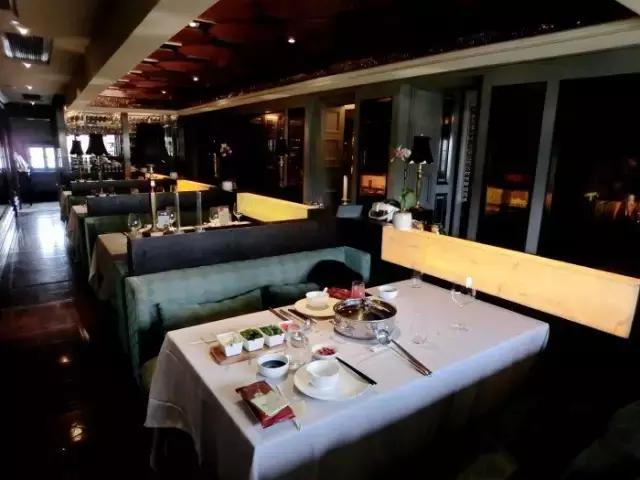 每天接待12个人的餐厅,每天只接待10桌餐厅