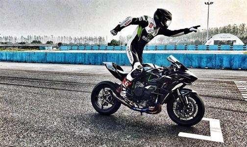 川崎h2r在赛道上的表现,川崎h2r秒杀一切超跑