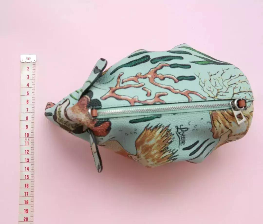 loewe同款包,loewe小象包能装吗