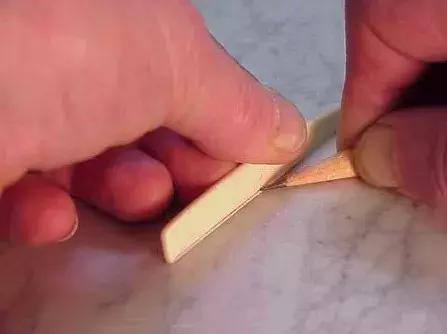 吉他的每根弦距的高度一样吗,38寸和41寸吉他弦距一样吗