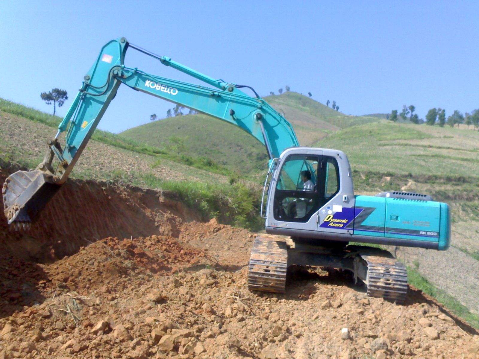 哪里的二手挖掘机性价比高,最新款日本二手挖掘机