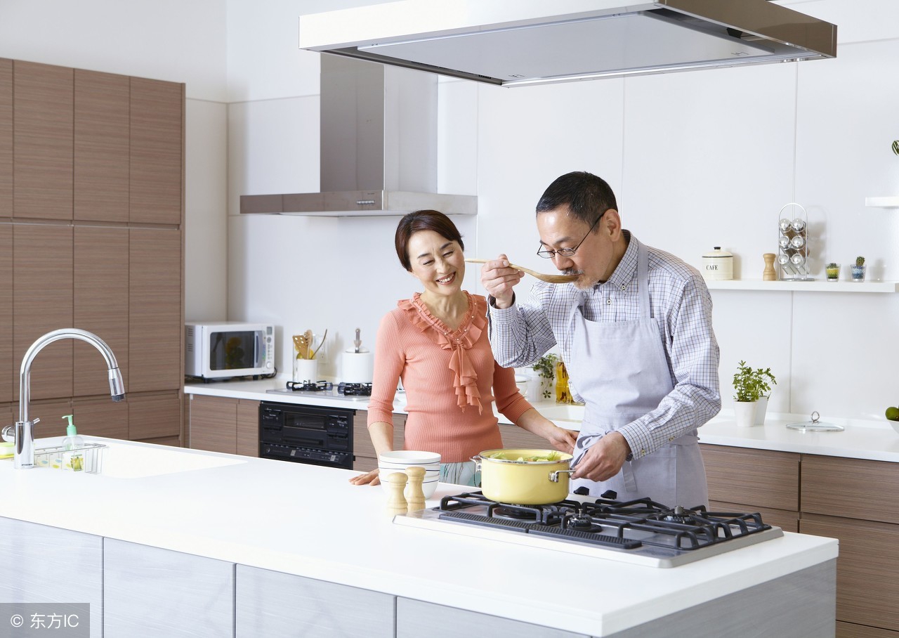 老公是个弱智是怎样的体验？网友：拿纸尿布当毛巾用！