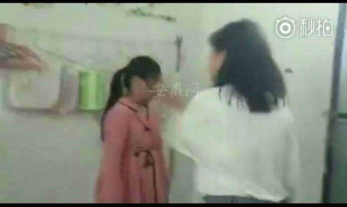 六年级女生狂扇耳光视频,六年级女生被狂扇巴掌