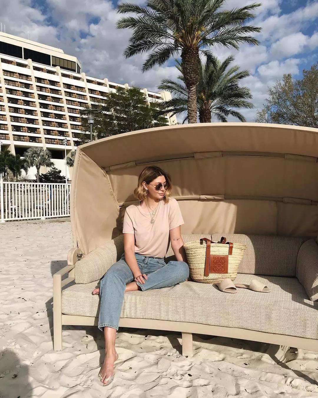 夏季必备的单品既凉爽又时髦,夏日通勤度假风穿搭