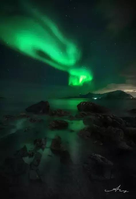 他放弃令人艳羡的工作，用摄影支持旅行梦想