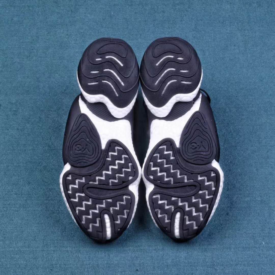 adidasy-3带来全新鞋型未来感十足 (阿迪达斯官网adidascourtvision3)