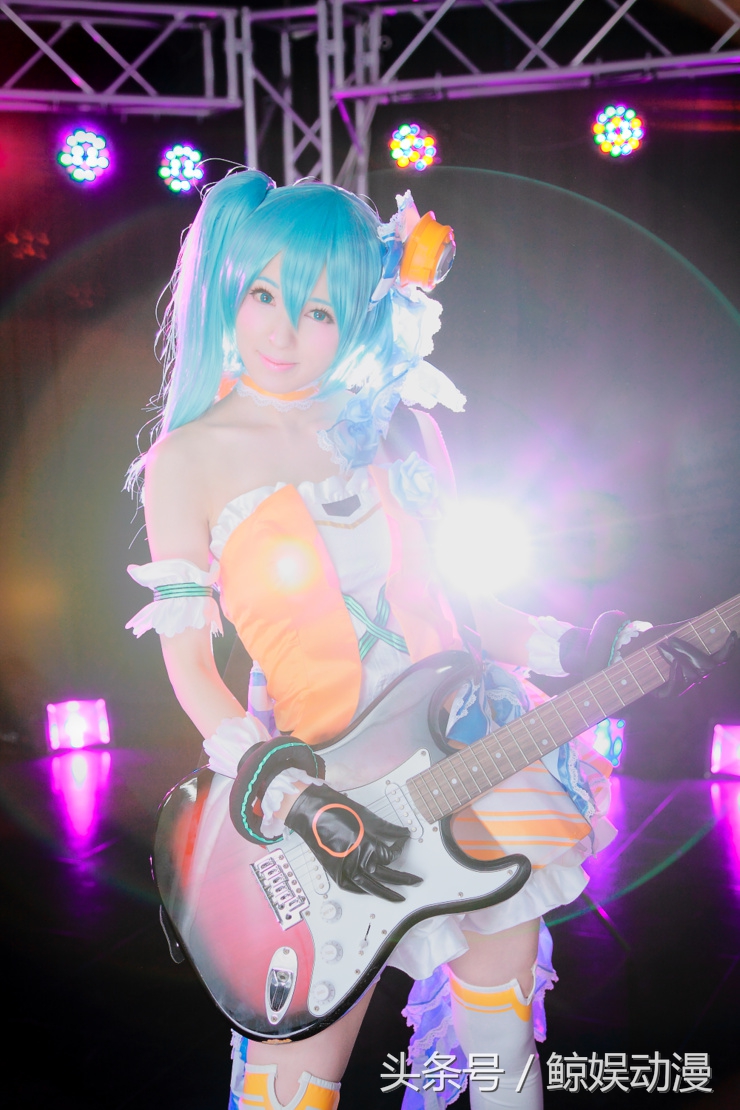 初音未来cosplay摇滚视频,初音未来cos舞动的精灵