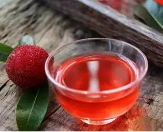 杨梅酒的做法夏季养生的好酒,自制杨梅酒夏日饮品