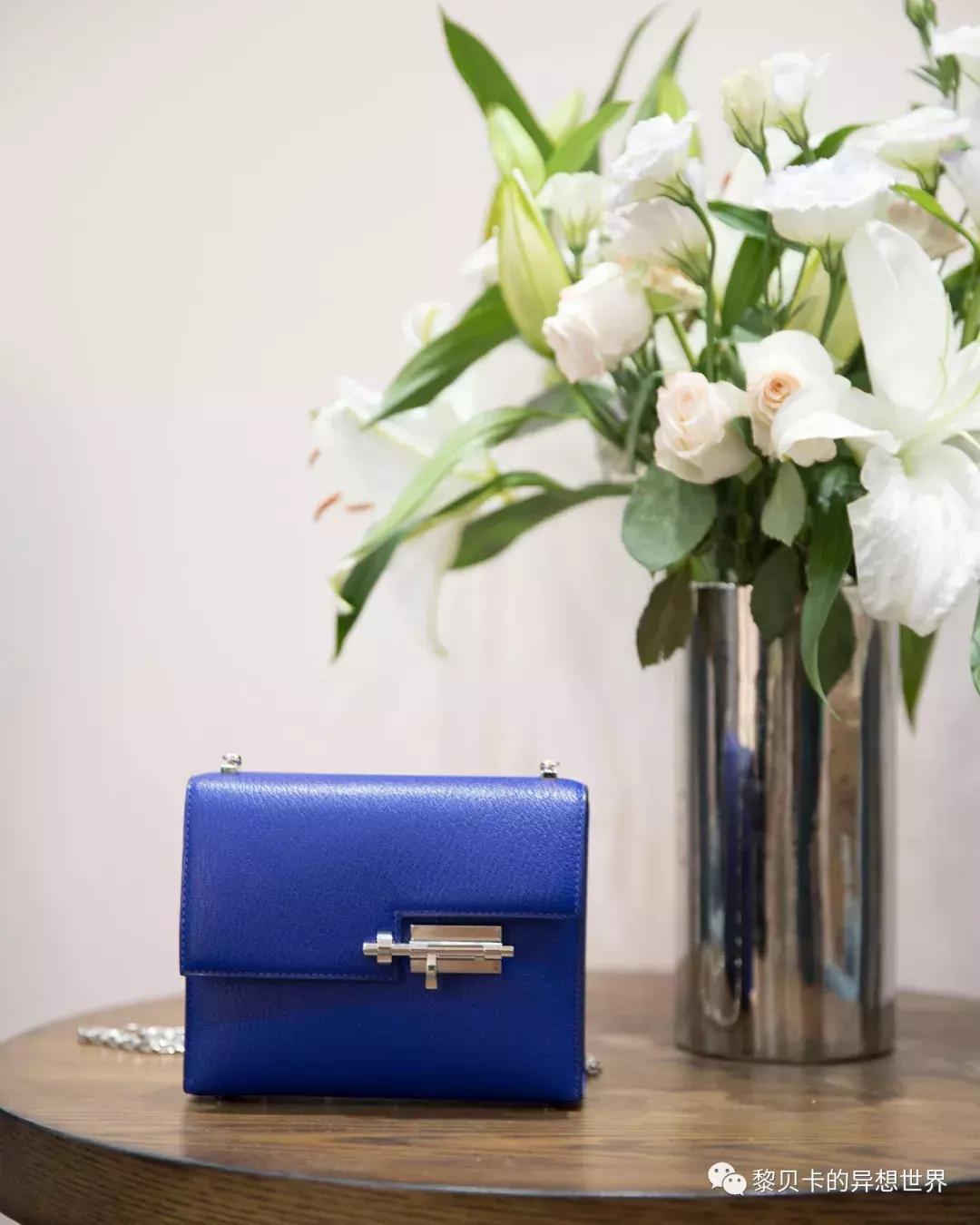 她们买了不少包，但天天背的还是这几个