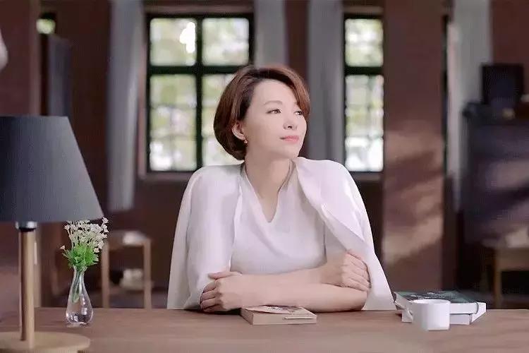 董卿回归的视频,董卿重回舞台