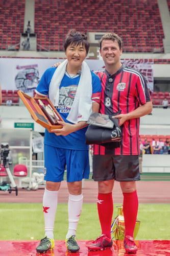 娱乐圈会踢足球的明星,最会踢球的男明星