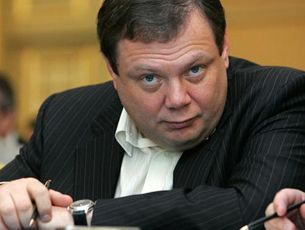 俄罗斯九大顶级富豪发家史大揭秘，钢铁公司CEO绰号——“坦克”