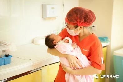 哄睡小宝宝的办法,哄睡宝宝不哭闹的小妙招