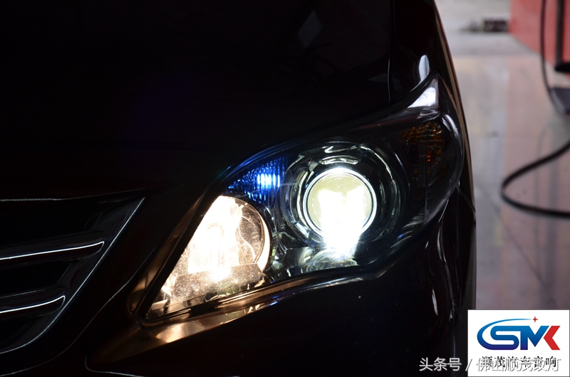 卡罗拉车主换了LED灯，对着墙看很开心，结果到了晚上就哭了