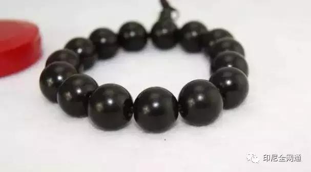 印尼有哪些特产可以带回国的,去印尼可以带什么吃的