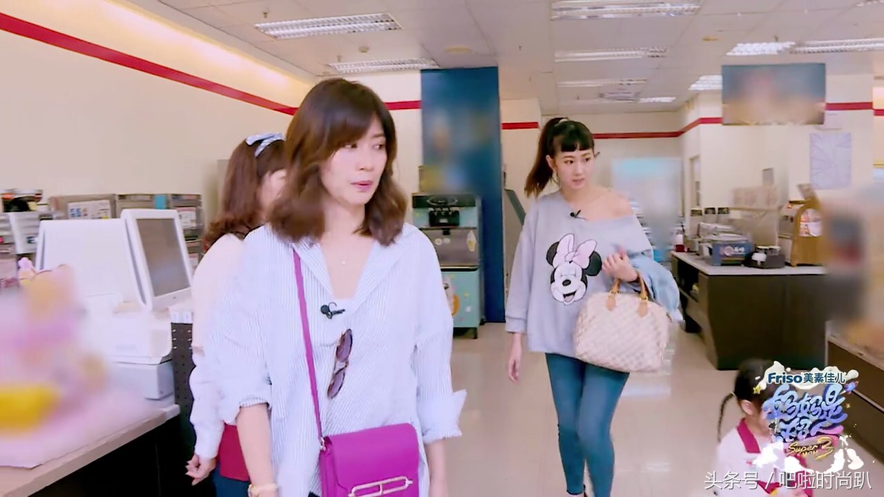 黄圣依背的双肩包,黄圣依背的lv包